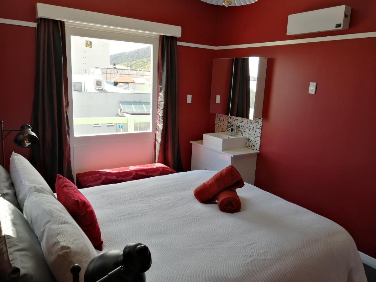 The Duke Hostel غرايموث المظهر الخارجي الصورة A room at the hotel