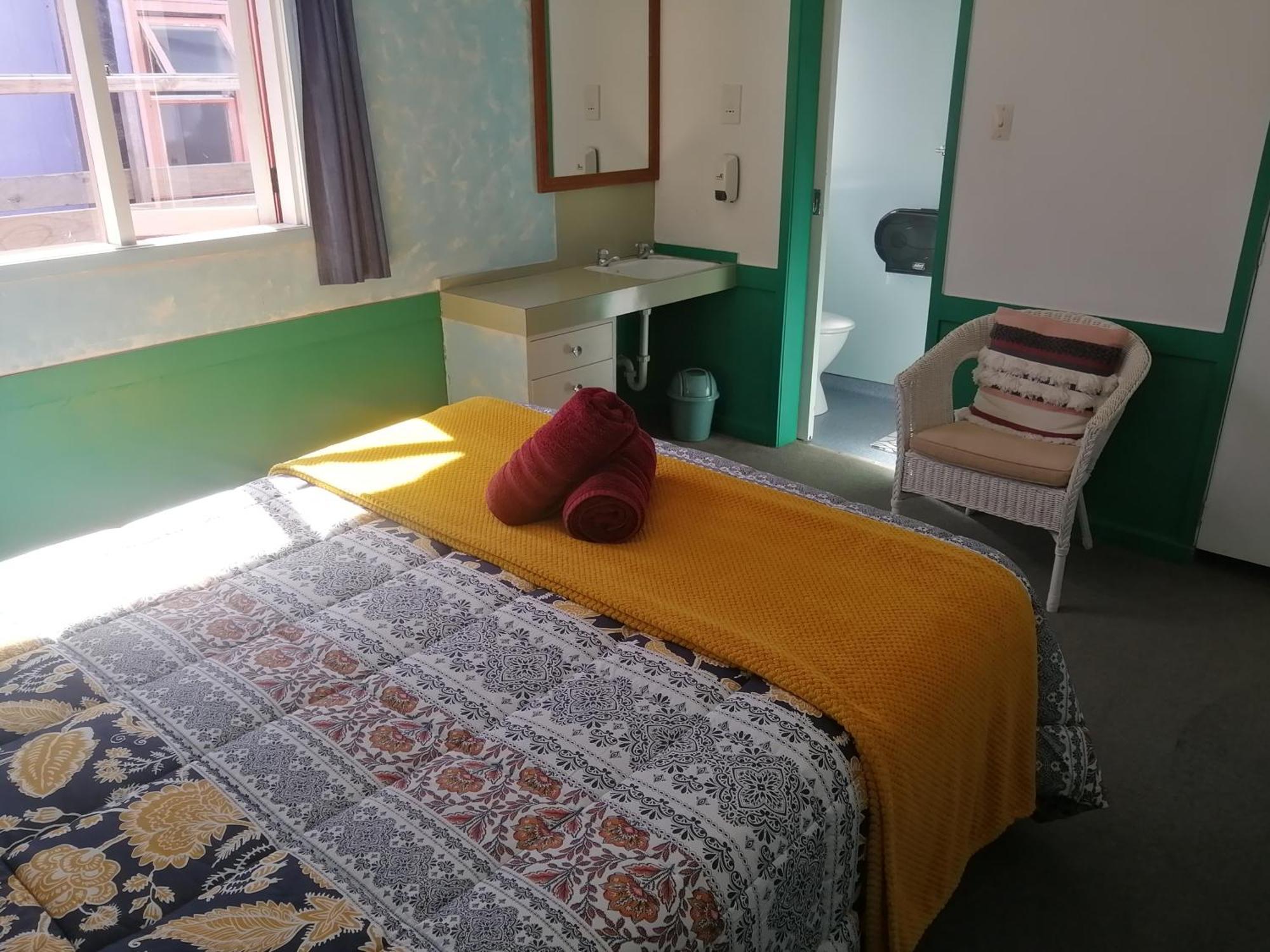 The Duke Hostel غرايموث المظهر الخارجي الصورة A room at the hostel