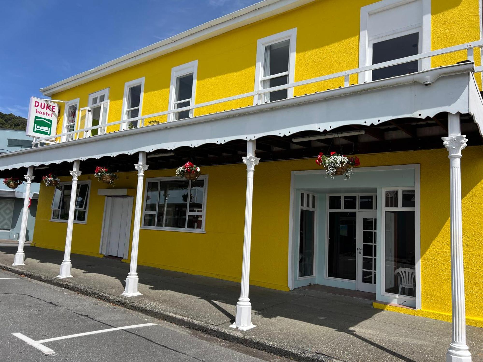 The Duke Hostel غرايموث المظهر الخارجي الصورة The Duke of Marlborough Hotel