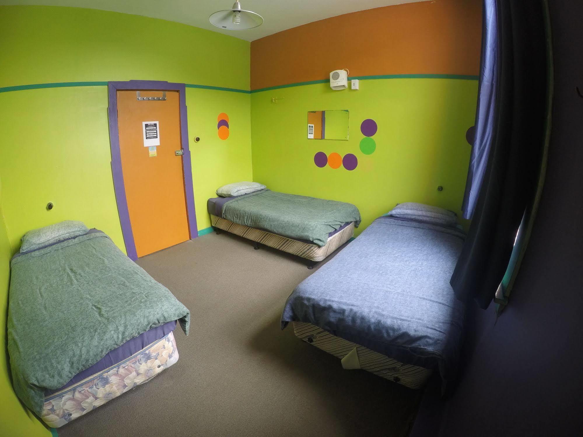 The Duke Hostel غرايموث المظهر الخارجي الصورة A room at the hostel