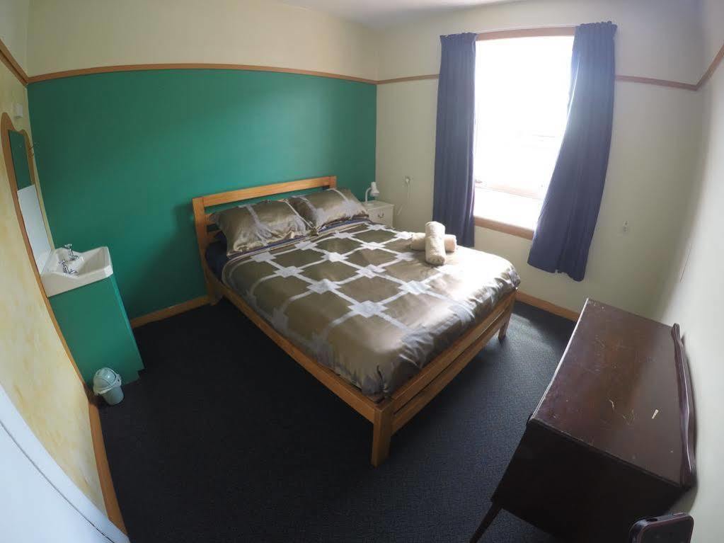 The Duke Hostel غرايموث المظهر الخارجي الصورة A bedroom at the hostel